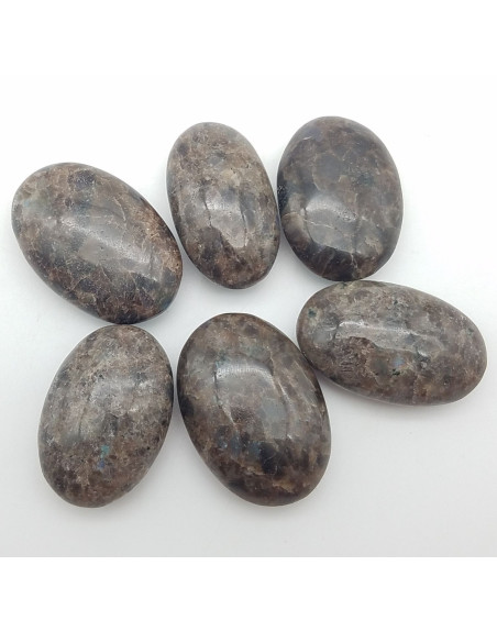 LARVIKITE MARRON UNILLIANCE MINERAUX