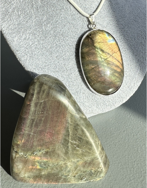 Pendentif Labradorite violette Argent 925 – Artisanat, Pierre Naturelle. Atelier 2F Unilliance Minéraux