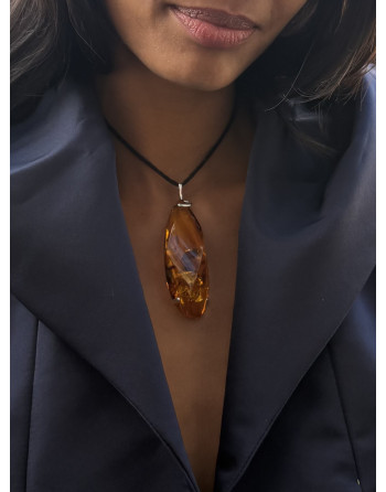 PENDENTIF AMBRE BALTIQUE ARTISANAL ATELIER 2F UNILLIANCE MINERAUX